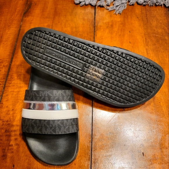 Michael Kors Brandy Slide Sandals - Picture 4 of 5